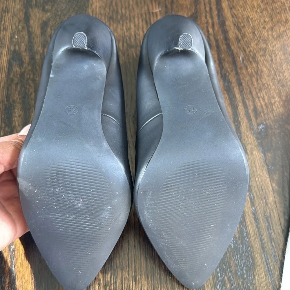 🔵 Riverberry Black Pumps Size 7.5